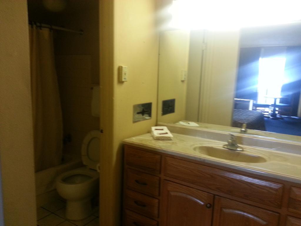 America'S Best Inn & Suites Clarksville קלרקסוויל חדר תמונה